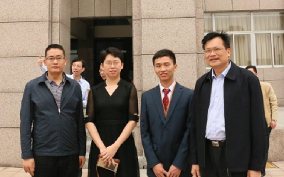 广东省汕头市委市政府嘉奖第43届世界技能大赛选手黄灿杰