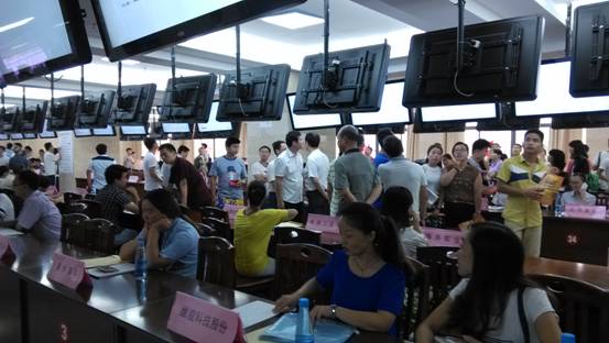 2015年江西省新余市渝水区就业局“高校毕业生就业援助月”专场招聘会