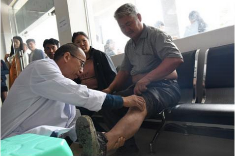 云南省人才服务中心在镇雄县组织开展“关爱生命 防癌抗癌”主题义诊活动 云南省人才服务中心在镇雄县组织开展“关爱生命 防癌抗癌”主题义诊活动